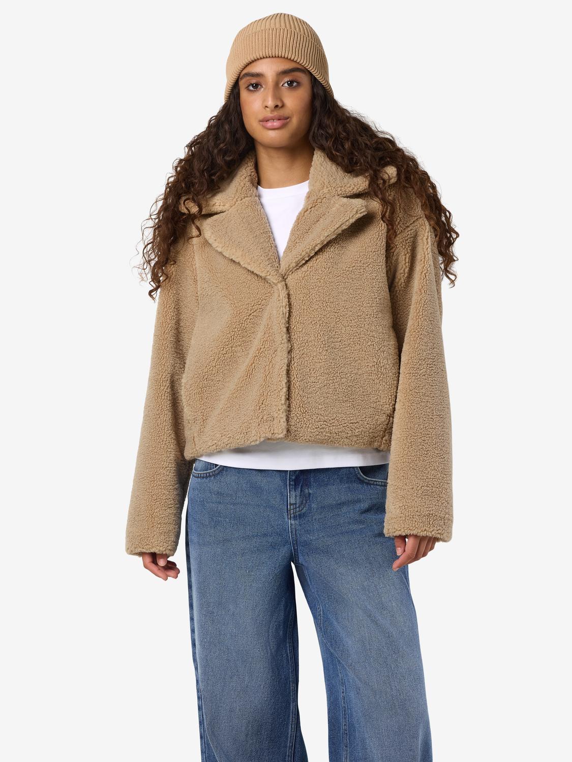 model_shot-front